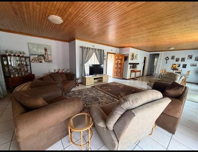 3 BEDROOM PROPERTY TO RENT IN DALPARK EXT 1